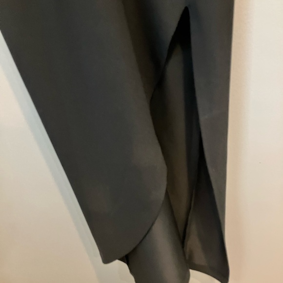 Abercrombie black plunge V-neck with front leg slit opening Medium - Picture 5 of 10